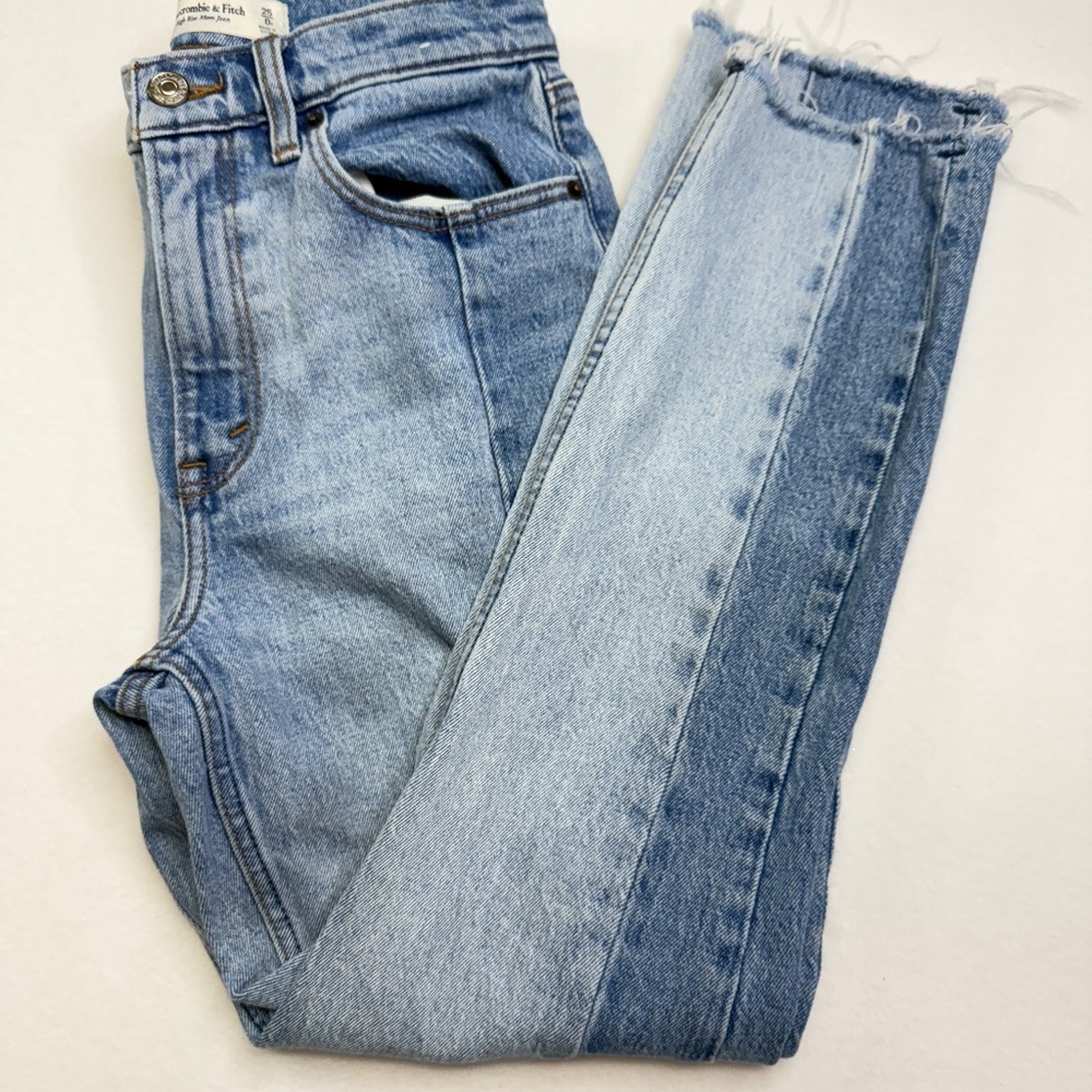 Abercrombie & Fitch Size 25 High Rise Mom Jean